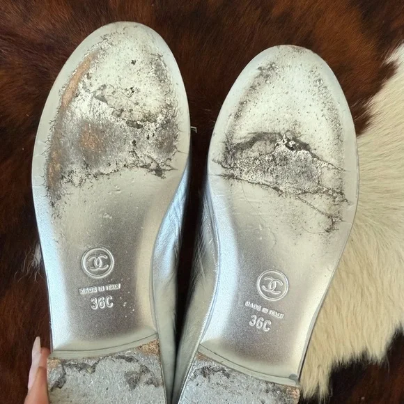 CHANEL Metallic Silver Flats - Picture 3 of 3